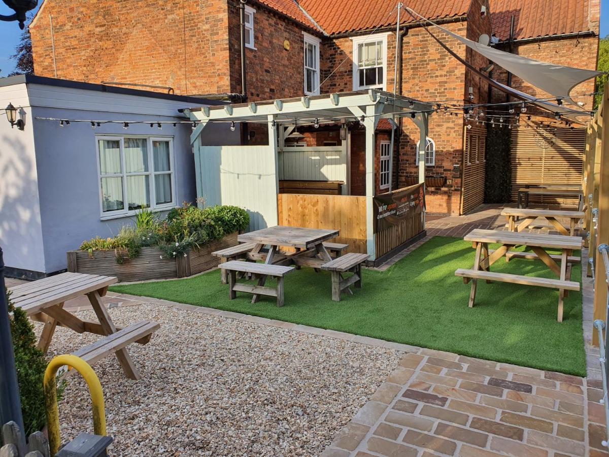 The Lord Nelson Inn Newark-on-Trent  Exterior photo